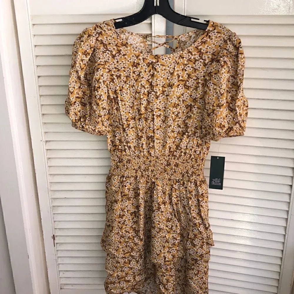 NWT Tiered Ruffle Boho Sun☀️Dress in Spring Floral Print. Tie Back Detail.